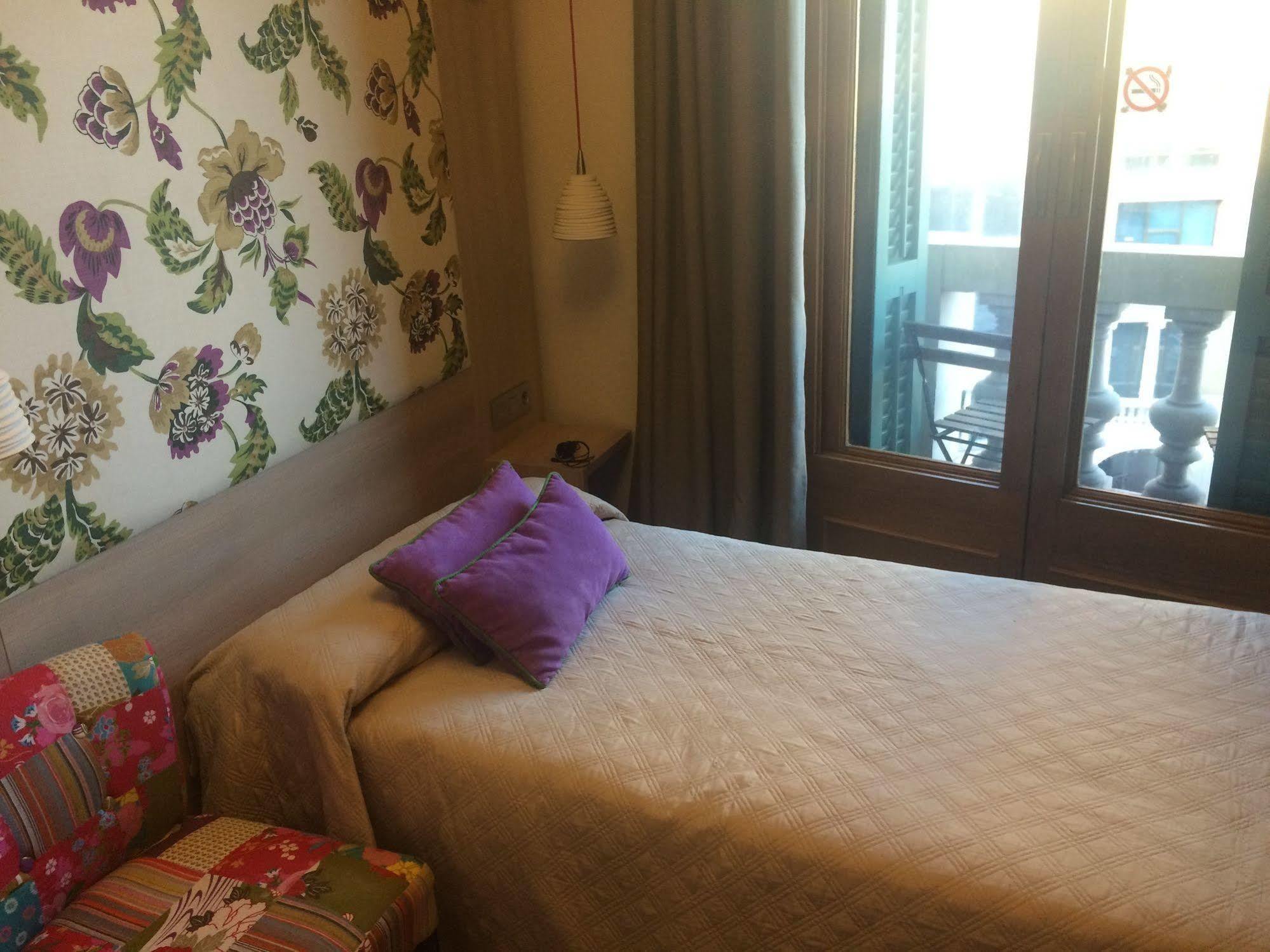 Hotel Ginebra Барселона Екстер'єр фото
