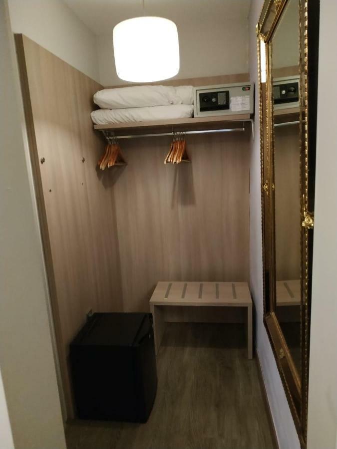 Hotel Ginebra Барселона Екстер'єр фото